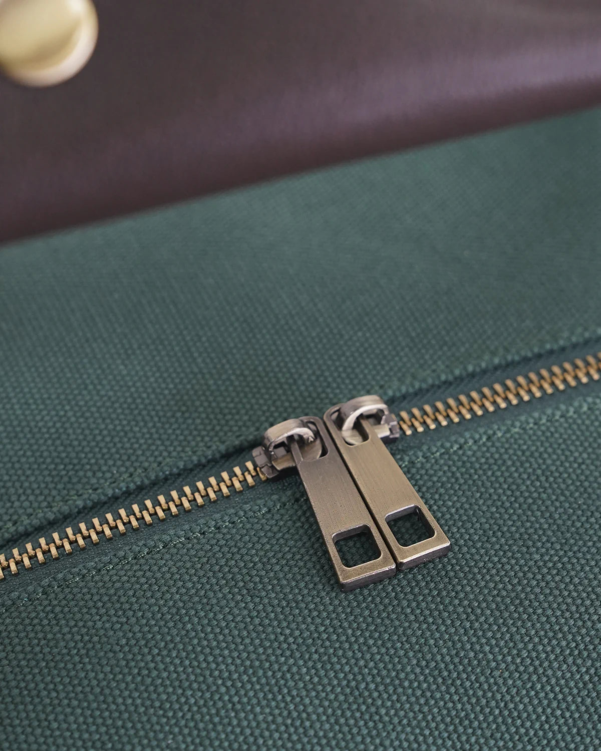 Falcon Canvas Holdall